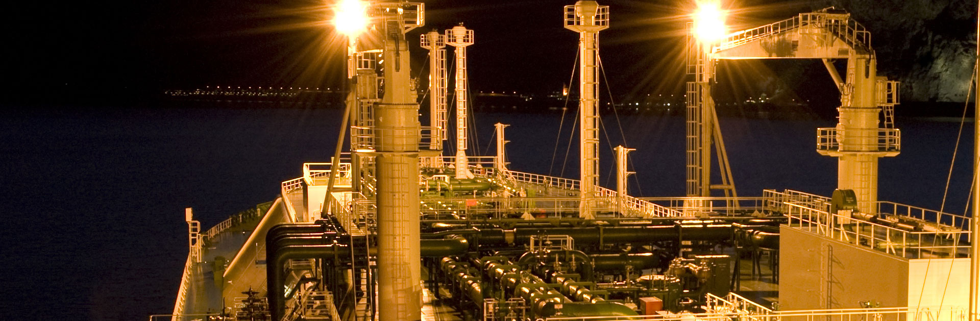cryogenic storage tanks